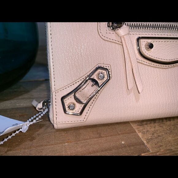 Balenciaga Arena Leather Continental Wallet - Picture 6 of 6